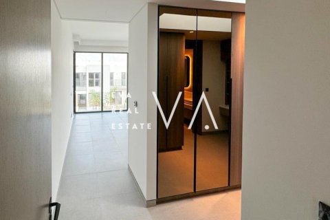 Dubai, BAE’de kiralık вилла 4 yatak odası, 405.79 m&sup2; No 637733 - fotoğraf 7
