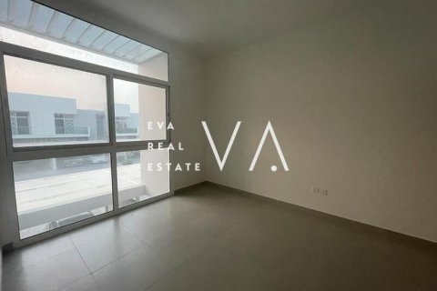 Üürile anda ridamaja asukohaga Dubai, AÜE: 4 magamistoaga, 388.88 m² Nr 637734 - pilt 2