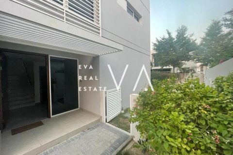 Üürile anda ridamaja asukohaga Dubai, AÜE: 4 magamistoaga, 388.88 m² Nr 637734 - pilt 7