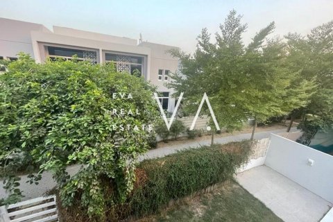 Üürile anda ridamaja asukohaga Dubai, AÜE: 4 magamistoaga, 388.88 m² Nr 637734 - pilt 3