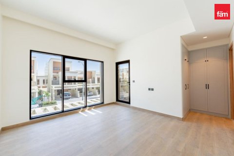 Таунхаус Дубай, БАӘ-да 4 жатын бөлмелер, 145.2 м² № 727312 - фото 11