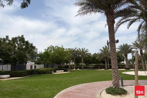 Rumah bandar di Dubai, UAE 3 bilik tidur, 128.6 meter persegi № 702544 - foto 16