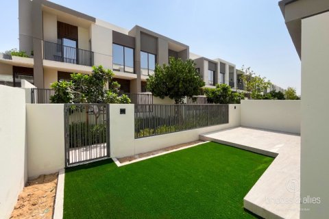 Vilă de închiriat în Dubai, EAU 4 dormitoare, 222.9 mp. №669149 - poză 11