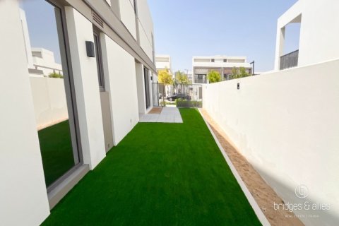 Vilă de închiriat în Dubai, EAU 4 dormitoare, 222.9 mp. №669149 - poză 8