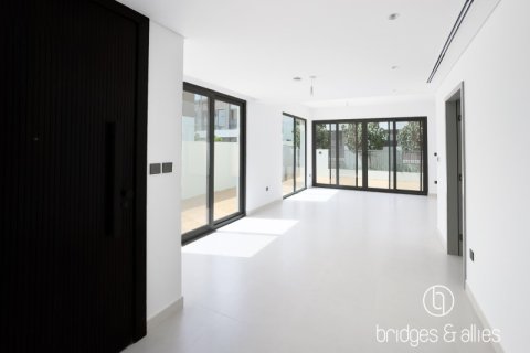 Villa til leie i Dubai, Emiratene 4 soverom, 233.8 kvm Nr. 669151 - Foto 4