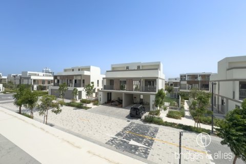 Villa til leie i Dubai, Emiratene 4 soverom, 233.8 kvm Nr. 669151 - Foto 10