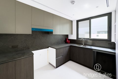 Villa til leie i Dubai, Emiratene 4 soverom, 233.8 kvm Nr. 669151 - Foto 8