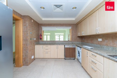 Palm Jumeirah, Dubai, संयुक्त अरब अमीरात में अपार्टमेंट, 2 बेडरूम, 185.5 वर्ग मीटर, संख्या 686305 - फ़ोटो 6