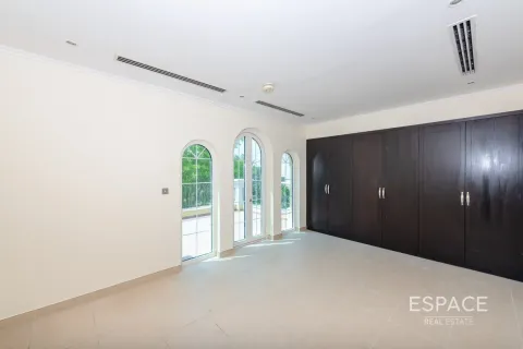 Villa sa Dubai, UAE 3 silid-tulugan, 328 sq.m. № 678679 - larawan 12