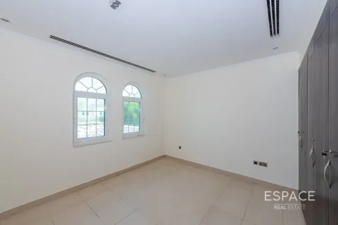 Villa sa Dubai, UAE 3 silid-tulugan, 328 sq.m. № 678679 - larawan 6