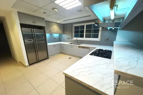 Villa sa Dubai, UAE 3 silid-tulugan, 328 sq.m. № 678679 - larawan 4