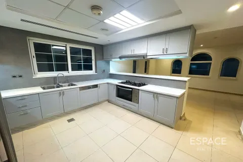 Villa sa Dubai, UAE 3 silid-tulugan, 328 sq.m. № 678679 - larawan 3