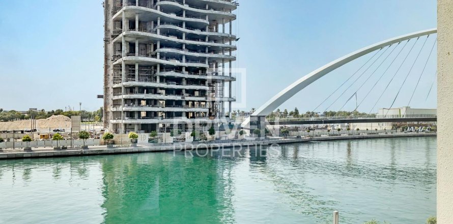 Al Wasl、Dubai、UAEにあるマンション 2ベッドルーム、134 m2 No654685