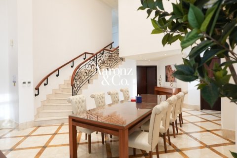 Apartment in Jumeirah Beach Residence, Dubai, UAE 4 bedrooms, 638 sq.m. № 754874 - photo 12