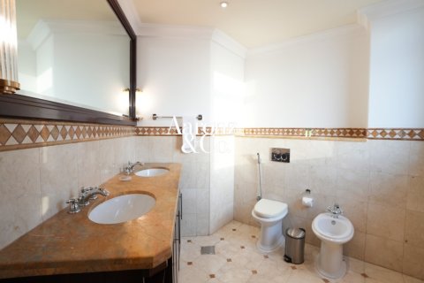 Apartment in Jumeirah Beach Residence, Dubai, UAE 4 bedrooms, 638 sq.m. № 754874 - photo 11