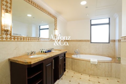 Apartment in Jumeirah Beach Residence, Dubai, UAE 4 bedrooms, 638 sq.m. № 754874 - photo 7