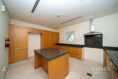 Villa in Al Furjan, Dubai, UAE 3 bedrooms, 283 sq.m. № 738125 - photo 4