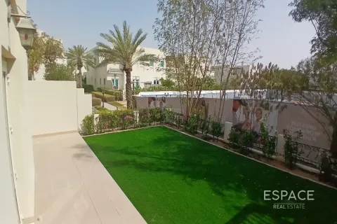 Villa in Al Furjan, Dubai, UAE 3 bedrooms, 283 sq.m. № 738125 - photo 15