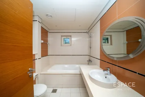 Villa in Al Furjan, Dubai, UAE 3 bedrooms, 283 sq.m. № 738125 - photo 9