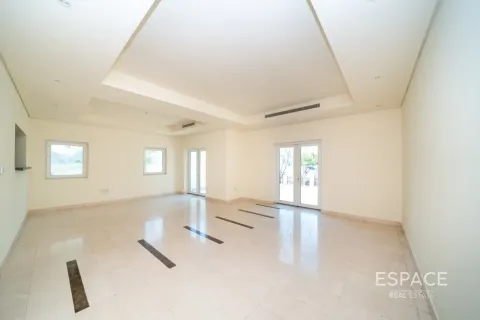 Villa in Al Furjan, Dubai, UAE 3 bedrooms, 283 sq.m. № 738125 - photo 2