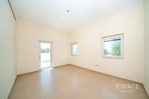 Villa in Al Furjan, Dubai, UAE 3 bedrooms, 283 sq.m. № 738125 - photo 12