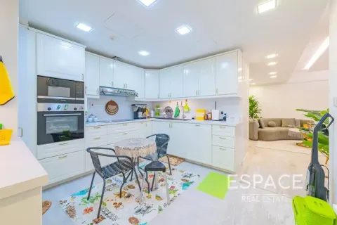 Apartment in Jumeirah Beach Residence, Dubai, UAE 3 bedrooms, 175 sq.m. № 738127 - photo 7