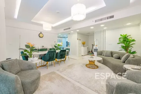 Apartment in Jumeirah Beach Residence, Dubai, UAE 3 bedrooms, 175 sq.m. № 738127 - photo 1