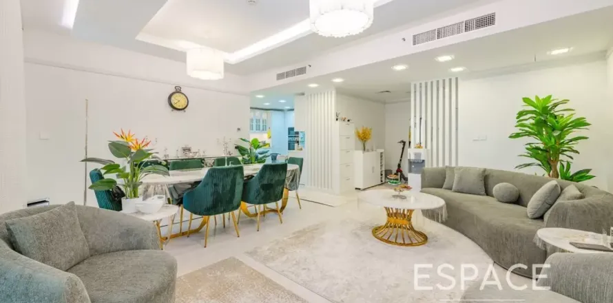 Apartment in Jumeirah Beach Residence, Dubai, UAE 3 bedrooms, 175 sq.m. № 738127