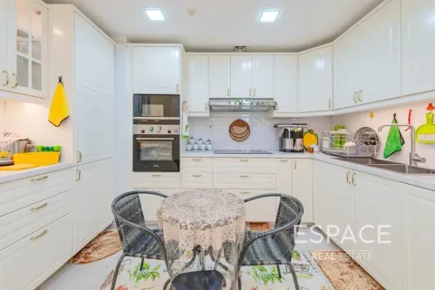 Apartment in Jumeirah Beach Residence, Dubai, UAE 3 bedrooms, 175 sq.m. № 738127 - photo 6