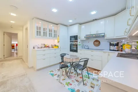 Apartment in Jumeirah Beach Residence, Dubai, UAE 3 bedrooms, 175 sq.m. № 738127 - photo 5