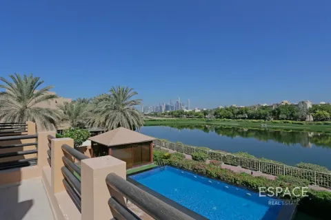 Villa in Meadows, Dubai, UAE 5 bedrooms, 655 sq.m. № 738126 - photo 14