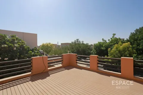 Villa in Meadows, Dubai, UAE 5 bedrooms, 655 sq.m. № 738126 - photo 17