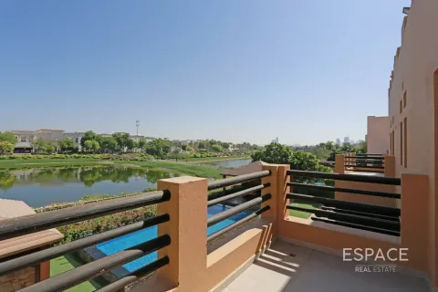 Villa in Meadows, Dubai, UAE 5 bedrooms, 655 sq.m. № 738126 - photo 15