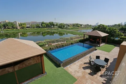 Villa in Meadows, Dubai, UAE 5 bedrooms, 655 sq.m. № 738126 - photo 16