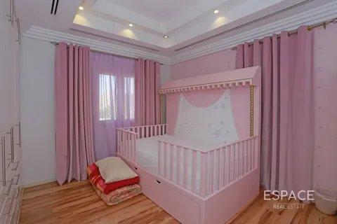 Villa in Meadows, Dubai, UAE 5 bedrooms, 655 sq.m. № 738126 - photo 9