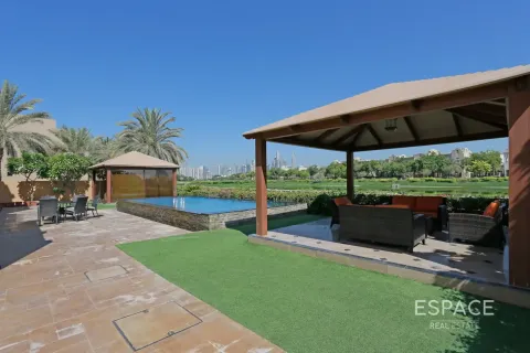 Villa in Meadows, Dubai, UAE 5 bedrooms, 655 sq.m. № 738126 - photo 2
