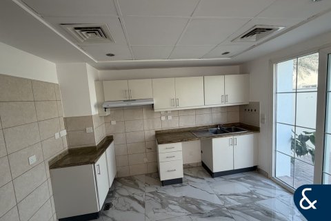 Huvila Arabian Ranches, Dubai, Arabiemiraatit 2 makuuhuonetta, 255 m2 № 684853 - kuva 3