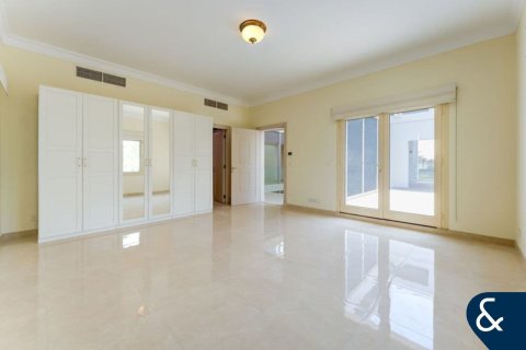 Villa en alquiler en Emirates Hills, Dubai, EAU 6 dormitorios, 650 m2 № 684855 - foto 17