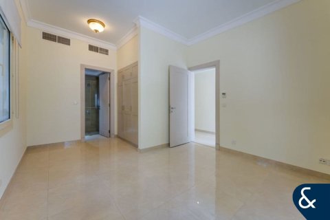 Villa en alquiler en Emirates Hills, Dubai, EAU 6 dormitorios, 650 m2 № 684855 - foto 11