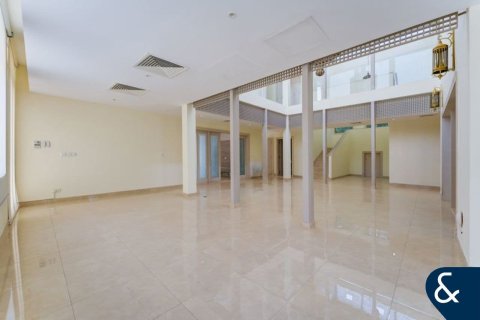 Villa en alquiler en Emirates Hills, Dubai, EAU 6 dormitorios, 650 m2 № 684855 - foto 7