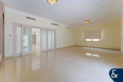 Villa en alquiler en Emirates Hills, Dubai, EAU 6 dormitorios, 650 m2 № 684855 - foto 5