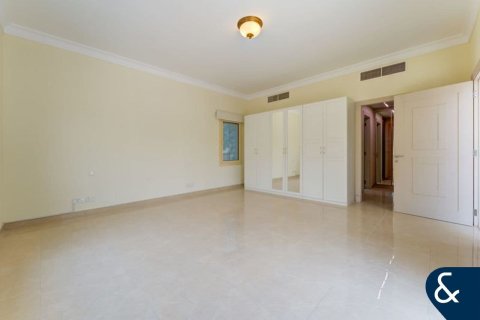 Villa en alquiler en Emirates Hills, Dubai, EAU 6 dormitorios, 650 m2 № 684855 - foto 19
