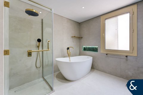 Villa en alquiler en Emirates Hills, Dubai, EAU 6 dormitorios, 650 m2 № 684855 - foto 10