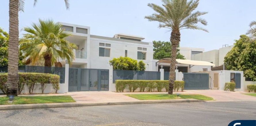 Villa en Emirates Hills, Dubai, EAU 6 dormitorios, 650 m² № 684855
