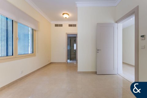 Villa en alquiler en Emirates Hills, Dubai, EAU 6 dormitorios, 650 m2 № 684855 - foto 8