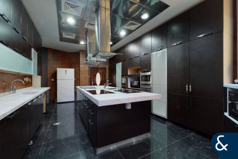 Willa do wynajęcia w Emirates Hills, Dubai, ZEA 8 sypialnie, 1486 mkw., nr 684858 - zdjęcie 11