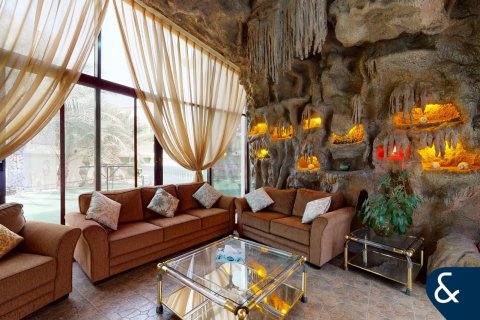 Willa do wynajęcia w Emirates Hills, Dubai, ZEA 8 sypialnie, 1486 mkw., nr 684858 - zdjęcie 9