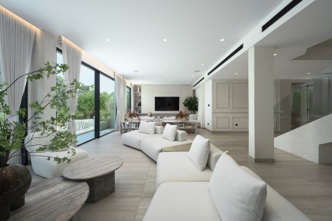 Villa en alquiler en Jumeirah Islands, Dubai, EAU 5 dormitorios, 585.29 m2 № 757514 - foto 15