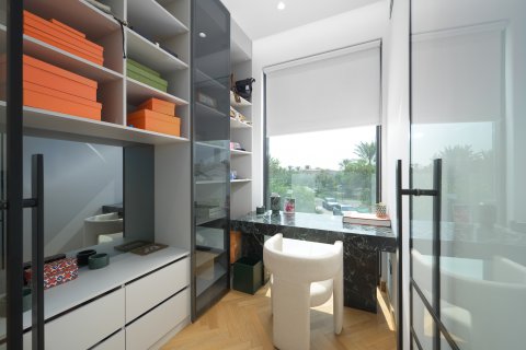 Villa en alquiler en Jumeirah Islands, Dubai, EAU 5 dormitorios, 585.29 m2 № 757514 - foto 14