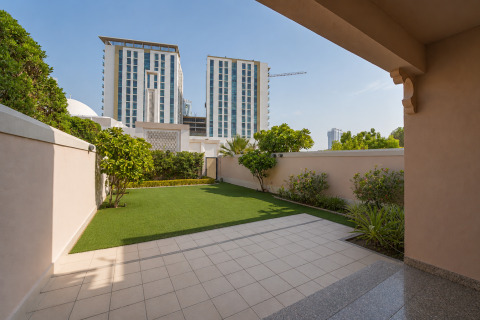 Vila u gradu Al Barsha, Dubai, UAE 4 spavaće sobe, 464.52 m2 Br. 757515 - Slika 3